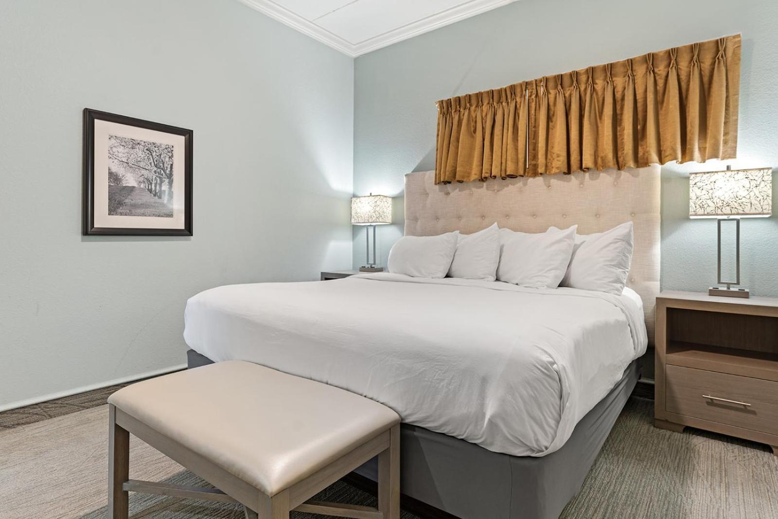 Cherry Tree Inn & Suites Траверс-Сити Экстерьер фото